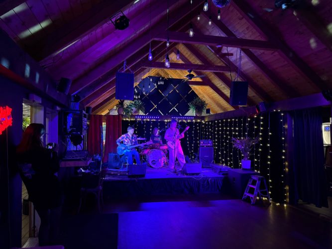 live bands